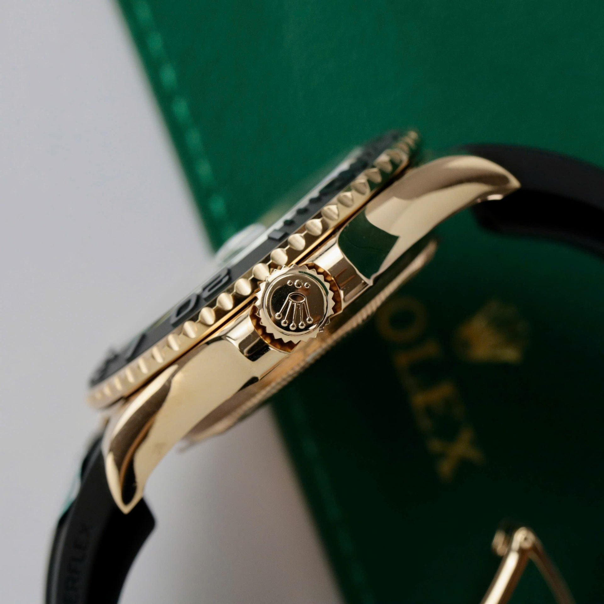 Rolex Yacht-Master 18K Rose Gold Case Super Clone Watch Black Dial 40mm - Image 9