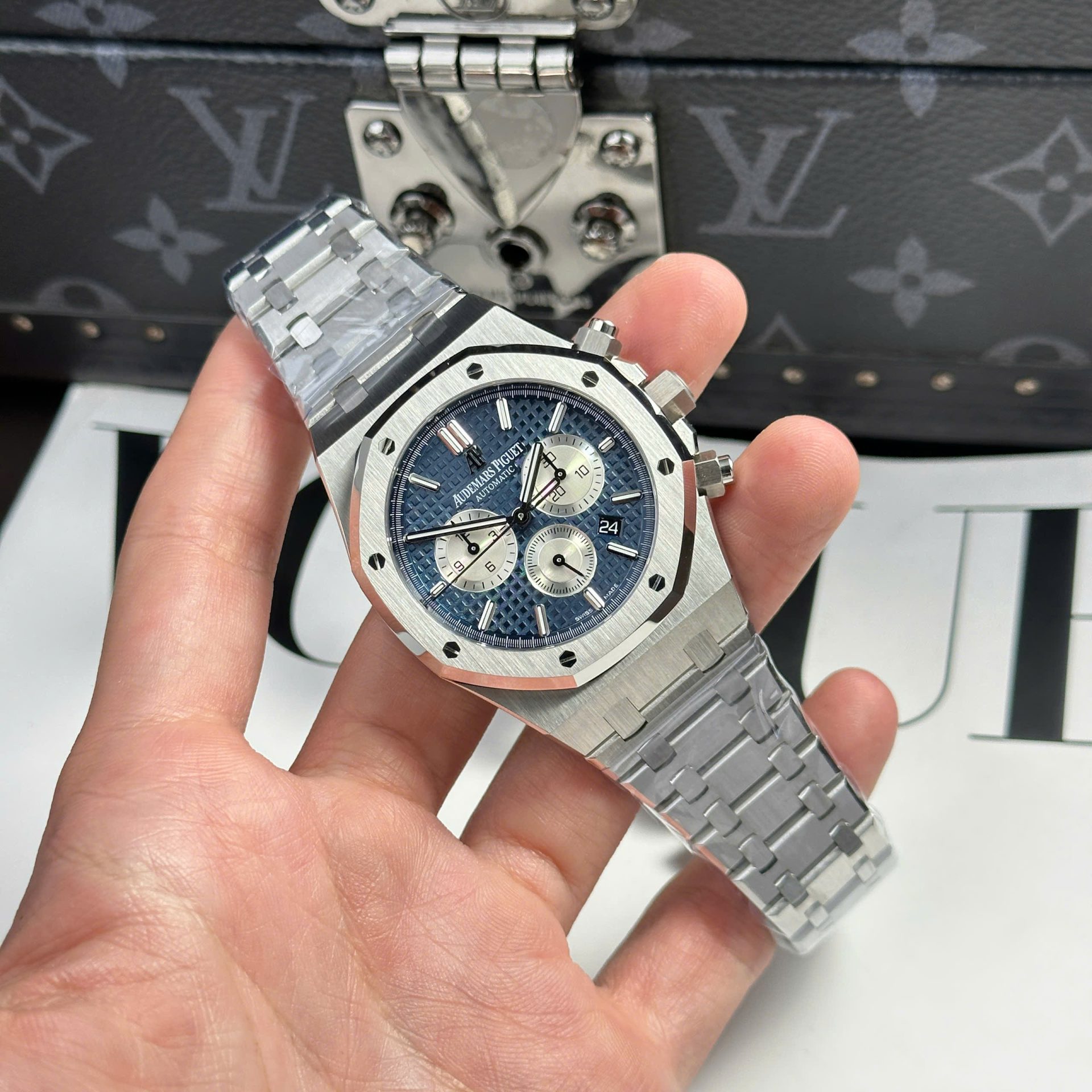 Audemars Piguet Super Clone Watches Royal Oak 26331 Chronograph Dial Blue 41mm - Image 2