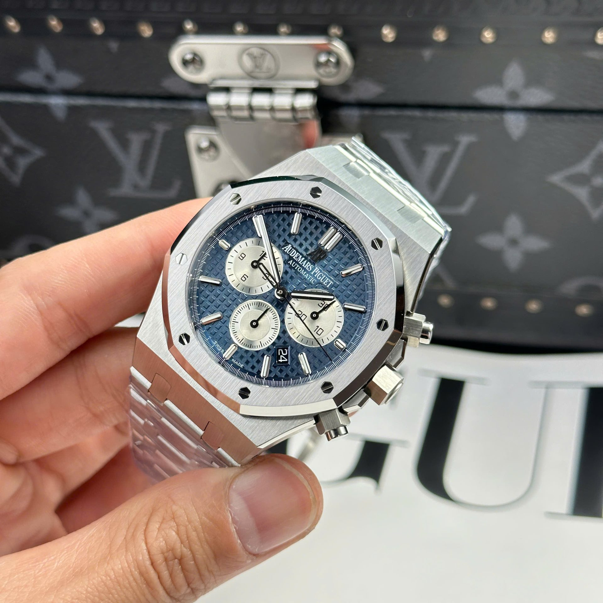 Audemars Piguet Super Clone Watches Royal Oak 26331 Chronograph Dial Blue 41mm - Image 4