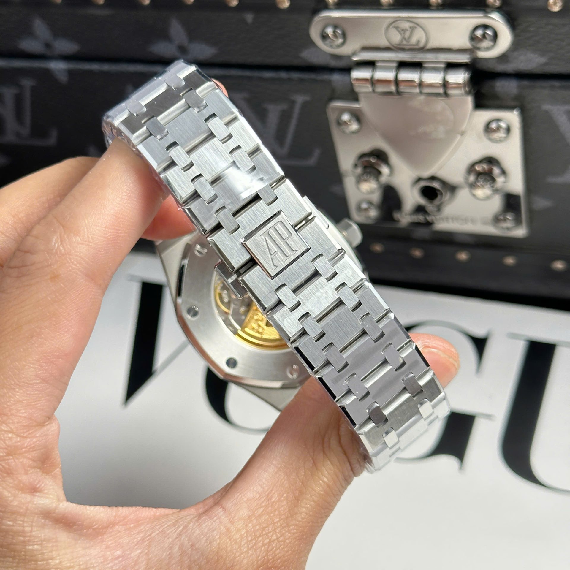 Audemars Piguet Royal Oak 15400ST Copies Watch Black Dial Metal Wire APS Factory 41mm - Image 11