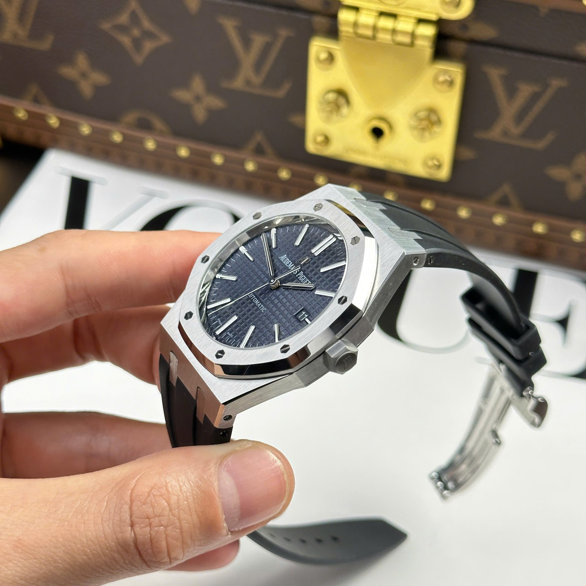 Audemars Piguet Royal Oak 15400ST Replica Watch Blue Dial Rubber Strap APS Factory 41mm - Image 4