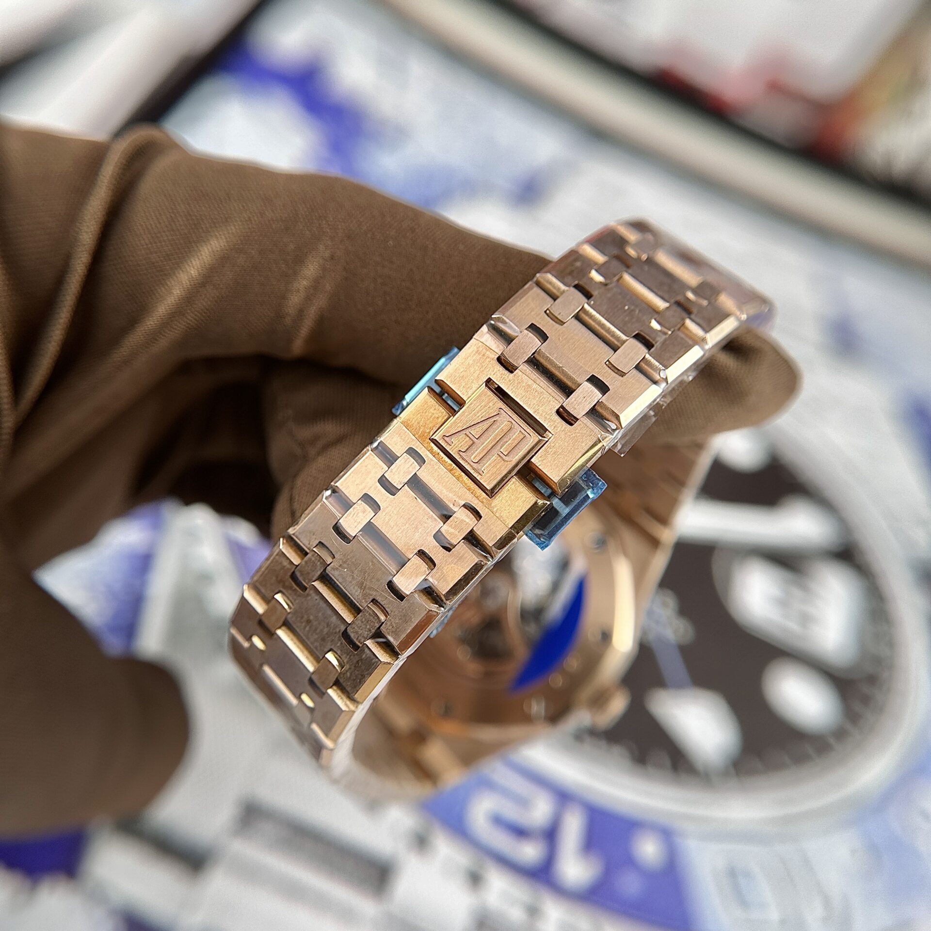Audemars Piguet Royal Oak 15407 Rose Gold Replica 11 Watch APS 41mm - Image 9