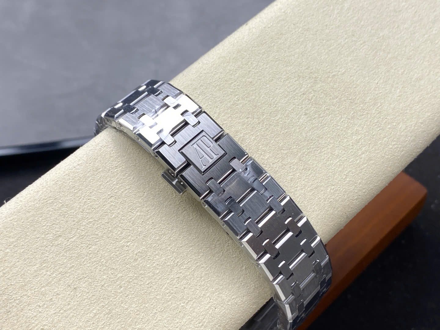 Audemars Piguet Super Clone Watches Royal Oak 26331 Chronograph Dial White 41mm - Image 13