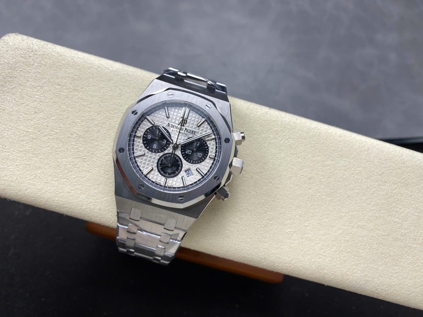 Audemars Piguet Super Clone Watches Royal Oak 26331 Chronograph Dial White 41mm - Image 2