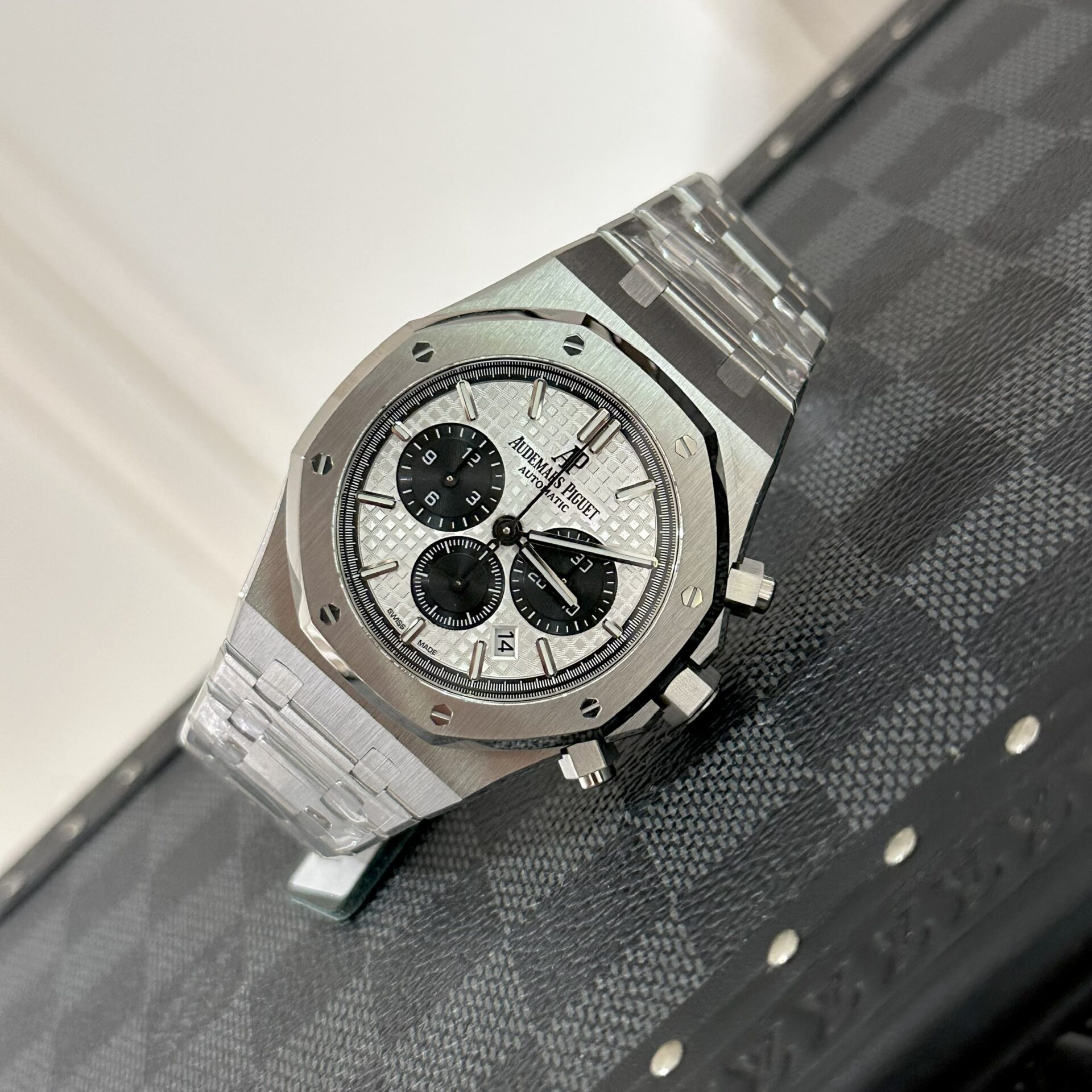 Audemars Piguet Royal Oak 26331ST Super Clone Watch White Dial 41mm - Image 4