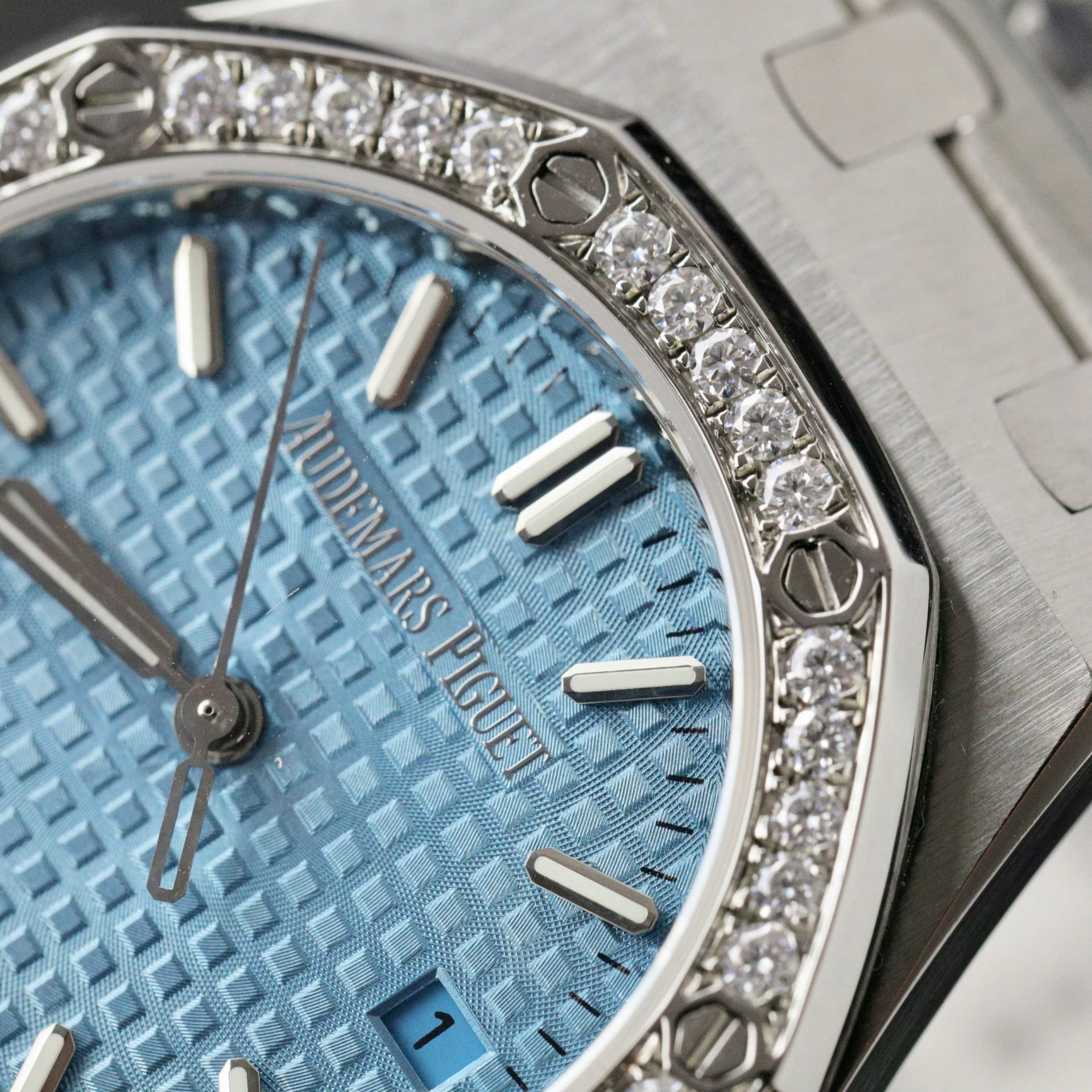 Audemars Piguet Royal Oak Super Clone Watch Ice Blue Dial Bezel Diamonds Moissanite 34mm - Image 4