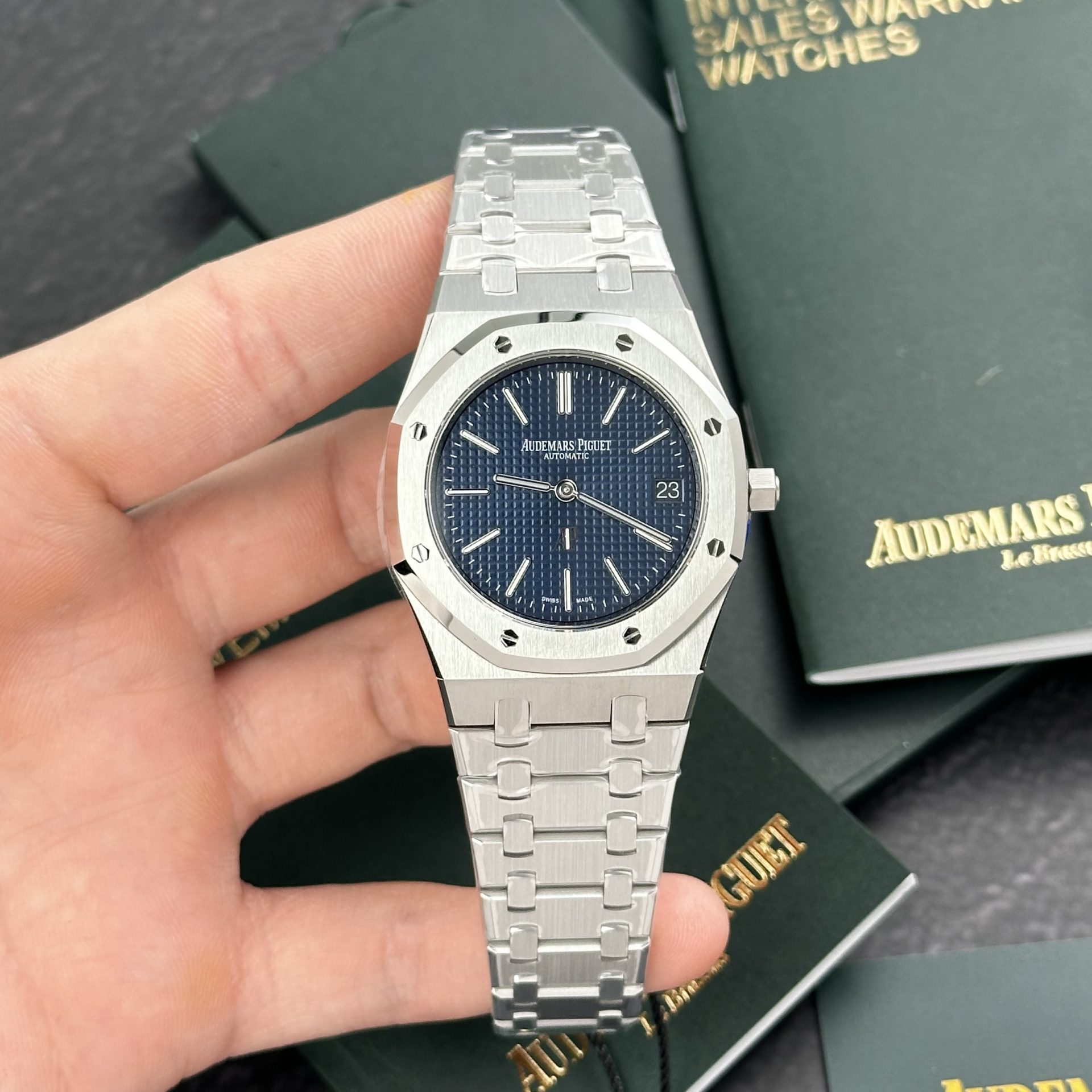 Audemars Piguet Super Clone Watches Royal Oak Jumbo Extra-Thin 15202ST Blue Dial 39mm