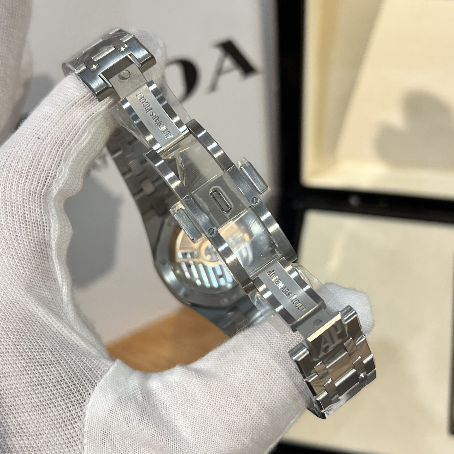 Audemars Piguet Royal Oak Women’s Super Clone Watch With Diamonds 34mm - Image 5