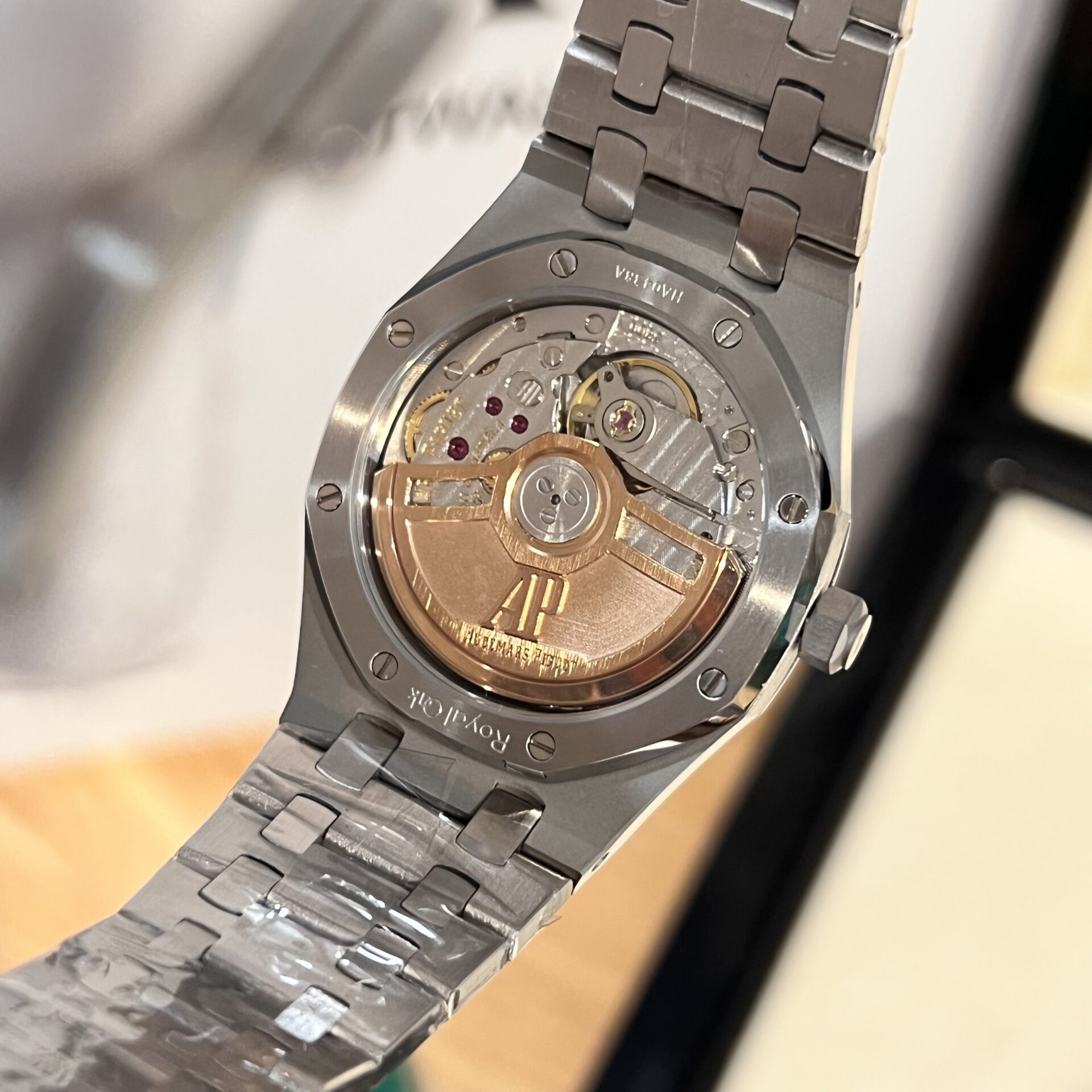Audemars Piguet Royal Oak Women’s Super Clone Watch With Diamonds 34mm - Image 4