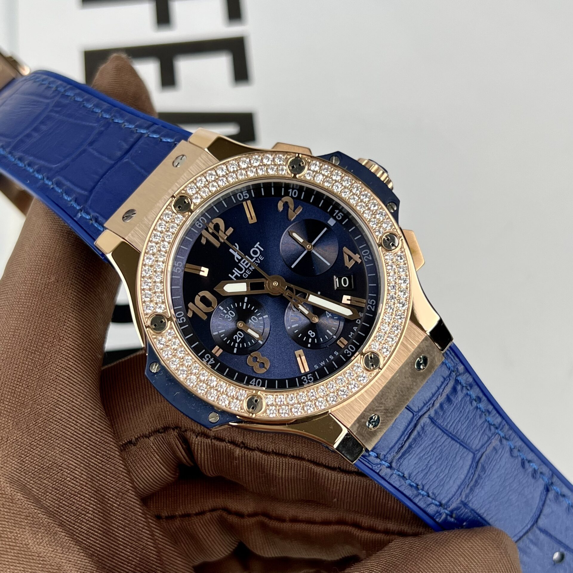 Hublot Replica Watch Big Bang Chronograph King Gold Blue Dial 44mm - Image 2