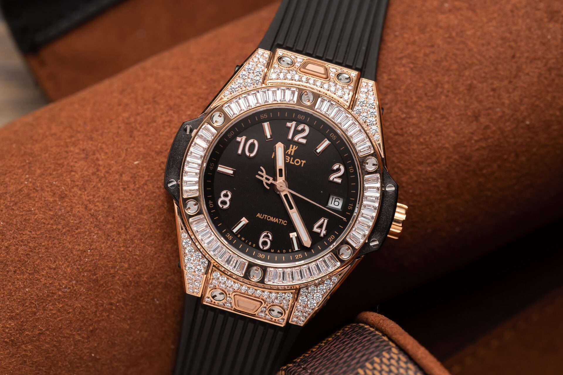 Hublot Replica Watch Big Bang One Click King Gold Black Dial 39mm - Image 3