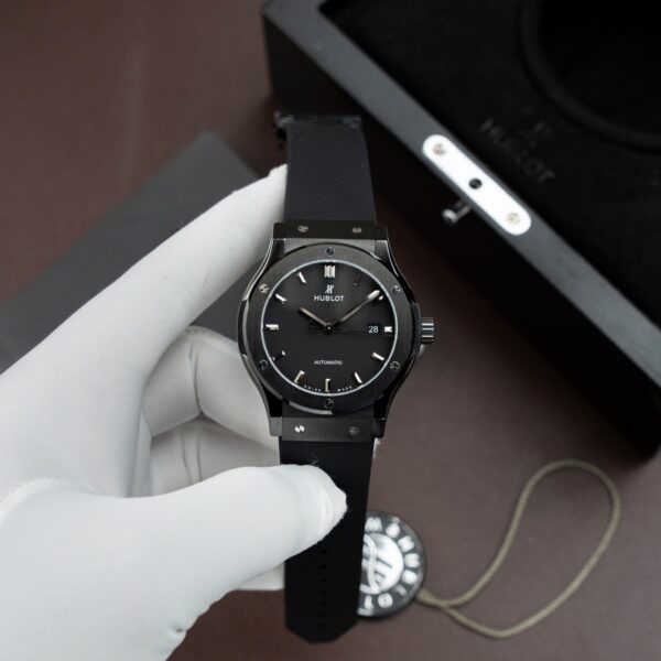 Dong Ho Hublot Classic Fusion Ceramic Che Tac Mau Den Day Cao Su 42mm 1 1
