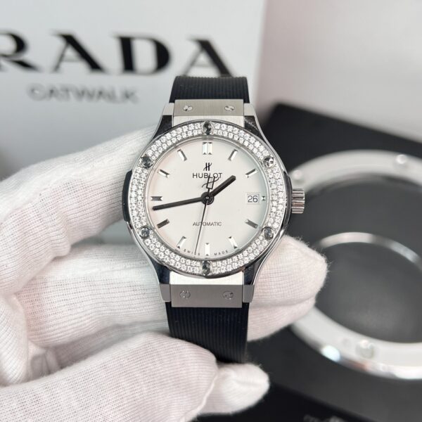 Dong Ho Hublot Classic Fusion Dinh Kim Cuong Moissanite Mat Trang 38mm 2 2