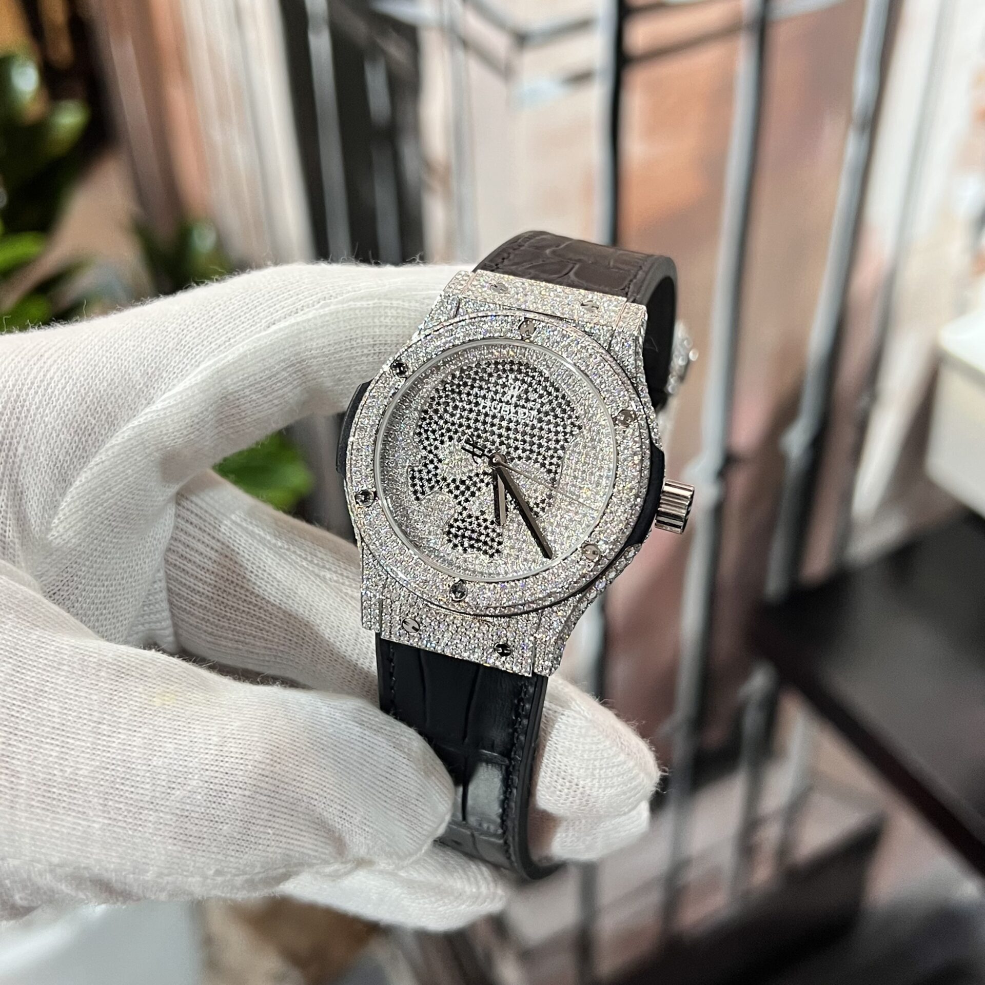 Hublot Classic Fusion With Moissanite Replica Watch Leather Strap 42mm - Image 2