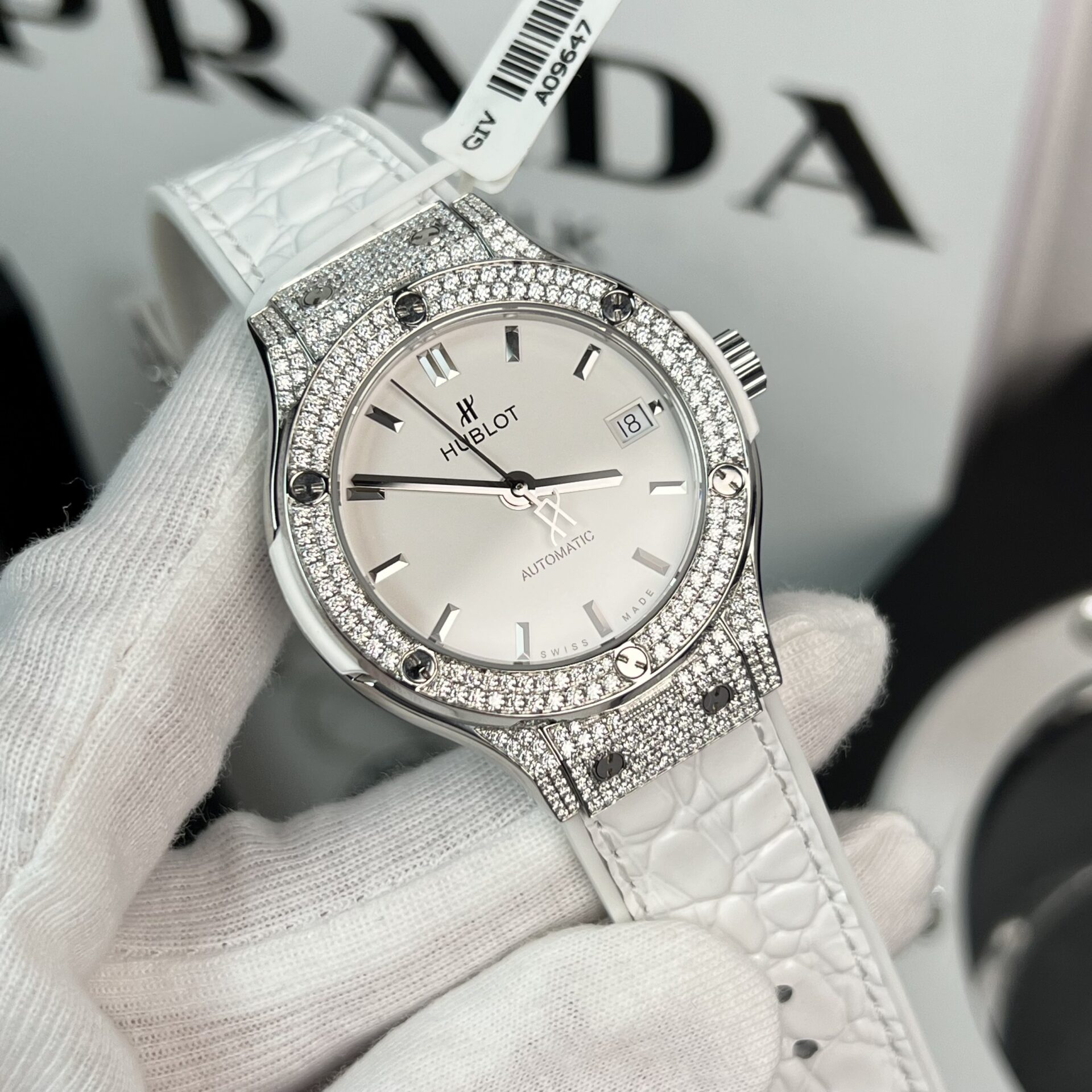 Hublot Replica Watch Full Moissanite Diamond White HB Factory 38mm - Image 4