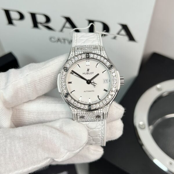Dong Ho Hublot Classic Fusion Kim Cuong Moissanite Mau Trang HBF 38mm 1 1