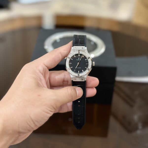 Dong Ho Hublot Classic Fusion Rep 11 Dinh Da Mau Den HB Factory 38mm 1 1