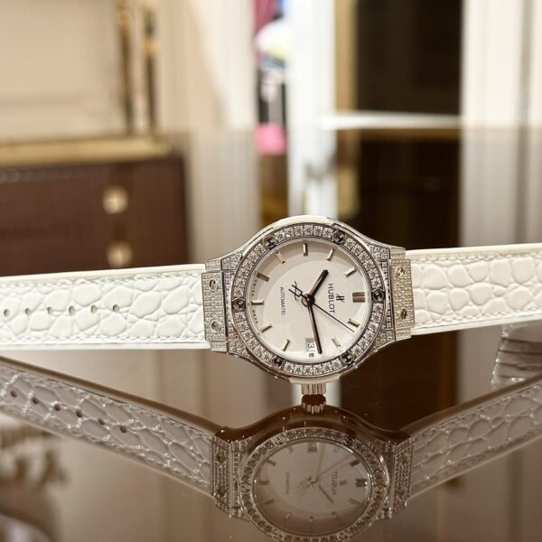 Dong Ho Hublot Classic Fusion Rep 11 Dinh Da Mau Trang HBF 38mm 1 1