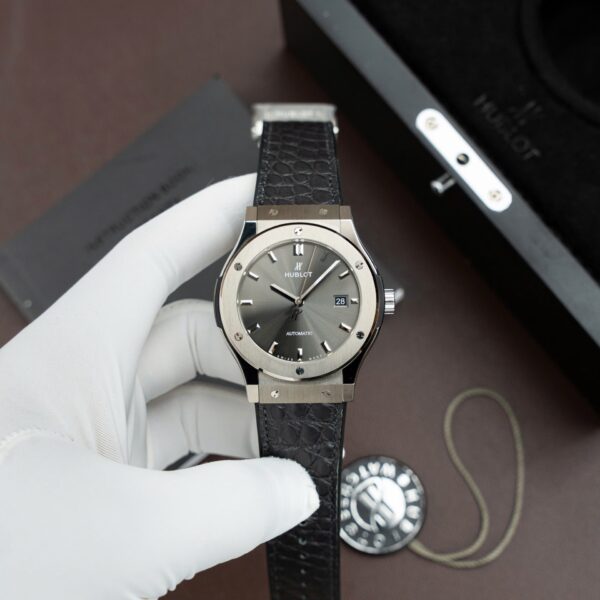 Dong Ho Hublot Classic Fusion Titanium Mau Xam Che Tac May SW300 Thuy Sy Nang 84Gram 42mm 5 1