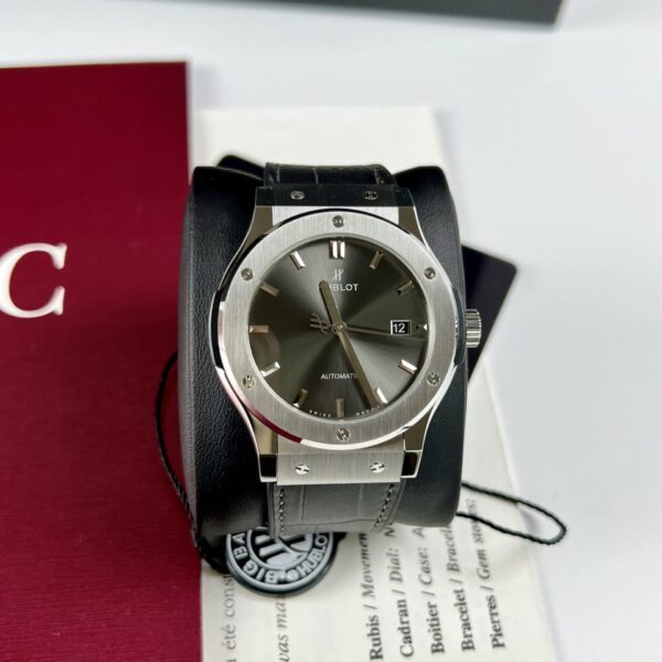 Dong Ho Hublot Classic Fusion Titanium Mau Xam Rep 11 JJF 42mm 7 scaled 1