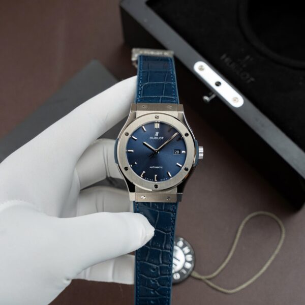 Dong Ho Hublot Classic Fusion Titanium Mau Xanh Blue Rep 11 May SW300 Day Da Ca Sau 42mm 7 1