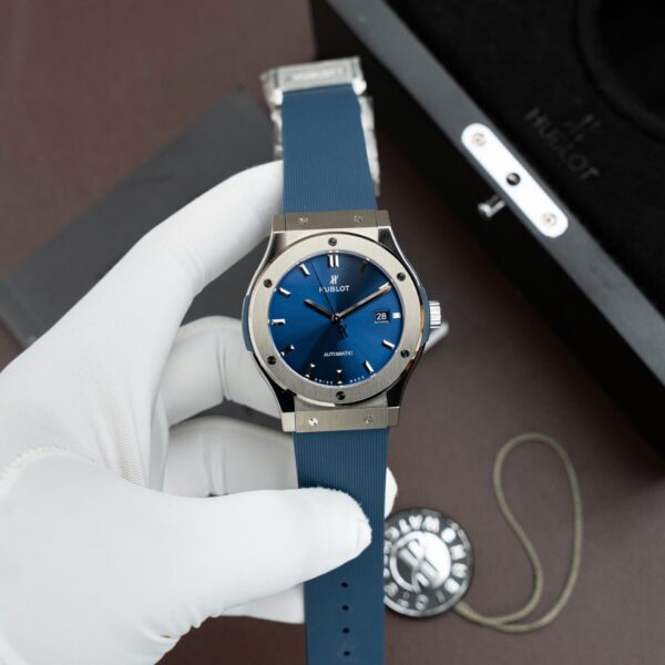 Dong Ho Hublot Classic Fusion Titanium Mau Xanh Blue Tinh Chinh May SW300 Day Cao Su 42mm 8 1