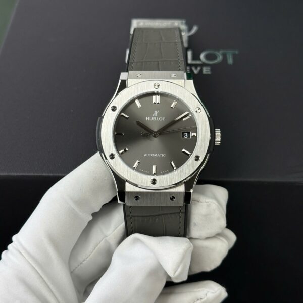 Dong Ho Hublot Classic Fusion Titanium Replica Cao Cap Mau Xam Nha May WWF 45mm 3 1