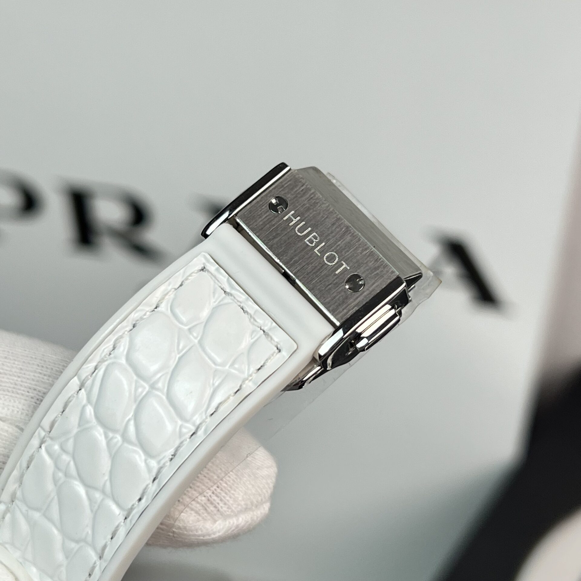 Hublot Replica Watch Full Moissanite Diamond White HB Factory 38mm - Image 6