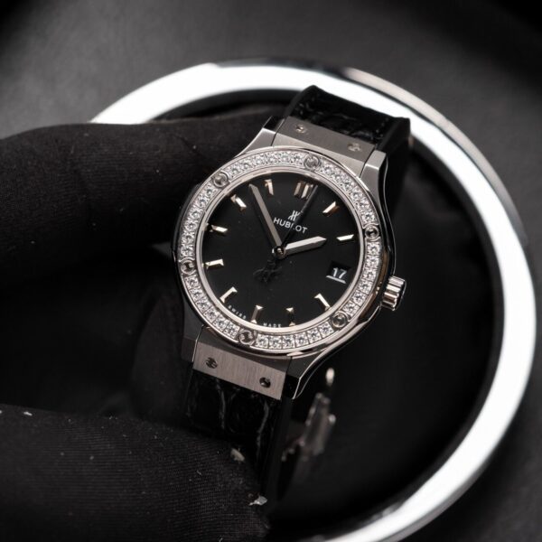 Dong Ho Hublot Nu Dinh Da May Pin Thuy Sy 33mm 2 1