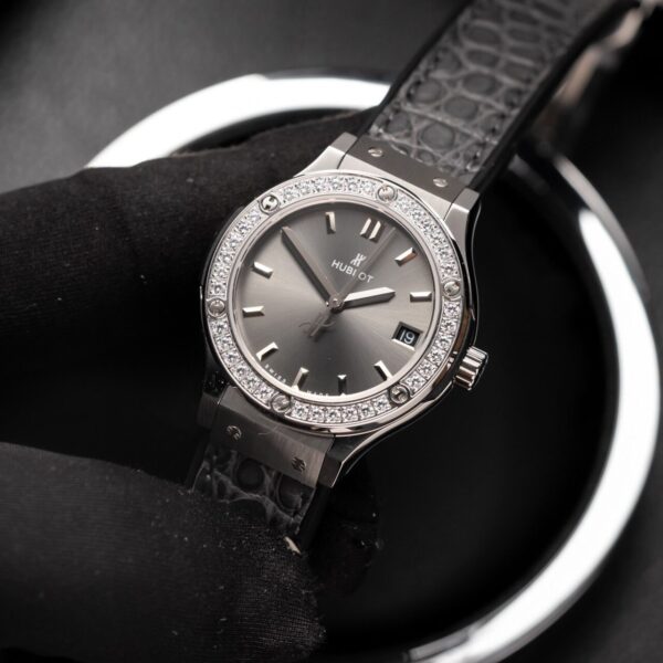 Dong Ho Hublot Nu Dinh Da May Pin Thuy Sy HBF 33mm 1 1