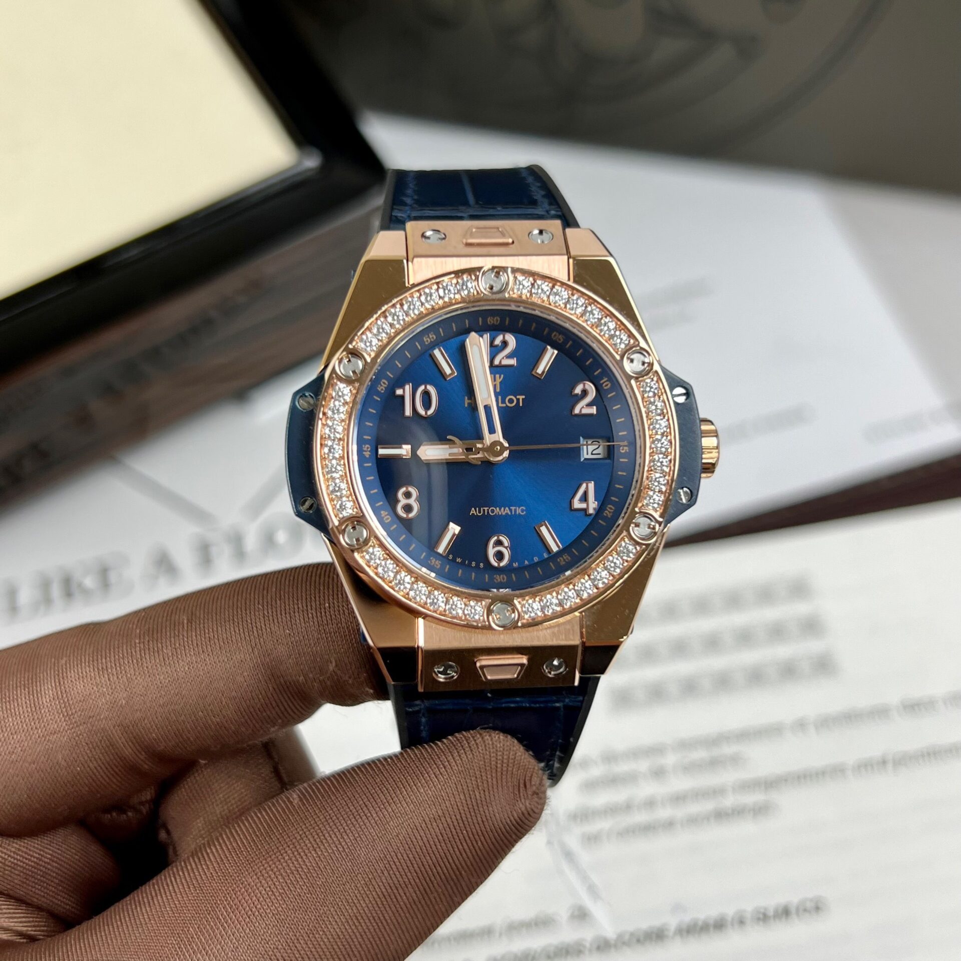 Hublot One Click King Gold Replica Watch With Blue Dial Moissanite 39mm - Image 2