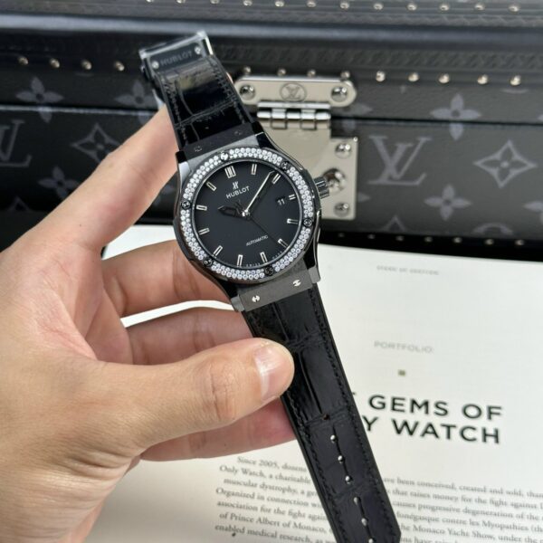 Dong Ho Hublot Rep 11 Classic Fusion Ceramic Dinh Da Swarovski Tinh Chinh 42mm 3 1