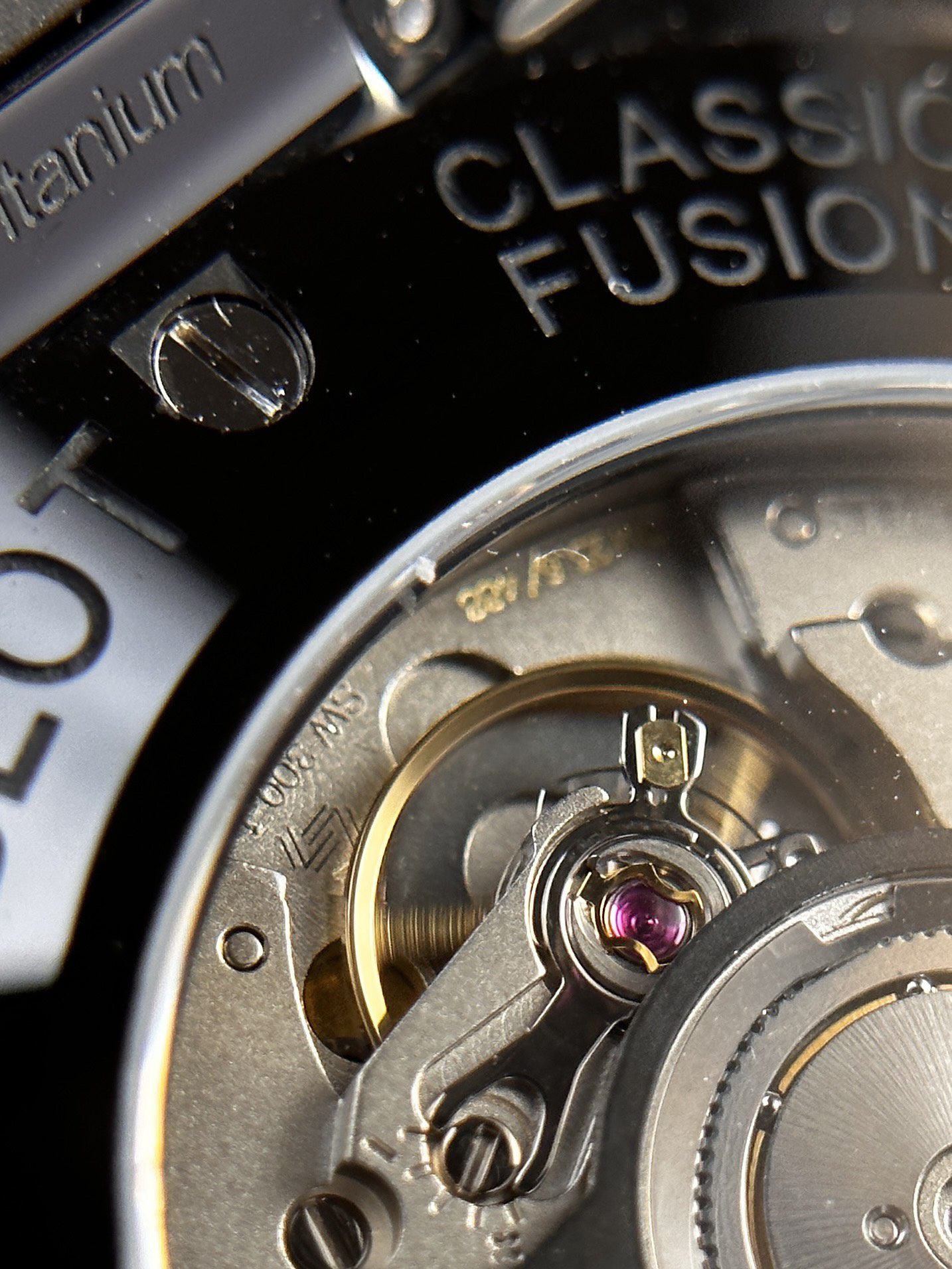 Hublot Classic Fusion Ceramic Replica Watch With Stone Swarovski Refined 42mm - Image 7