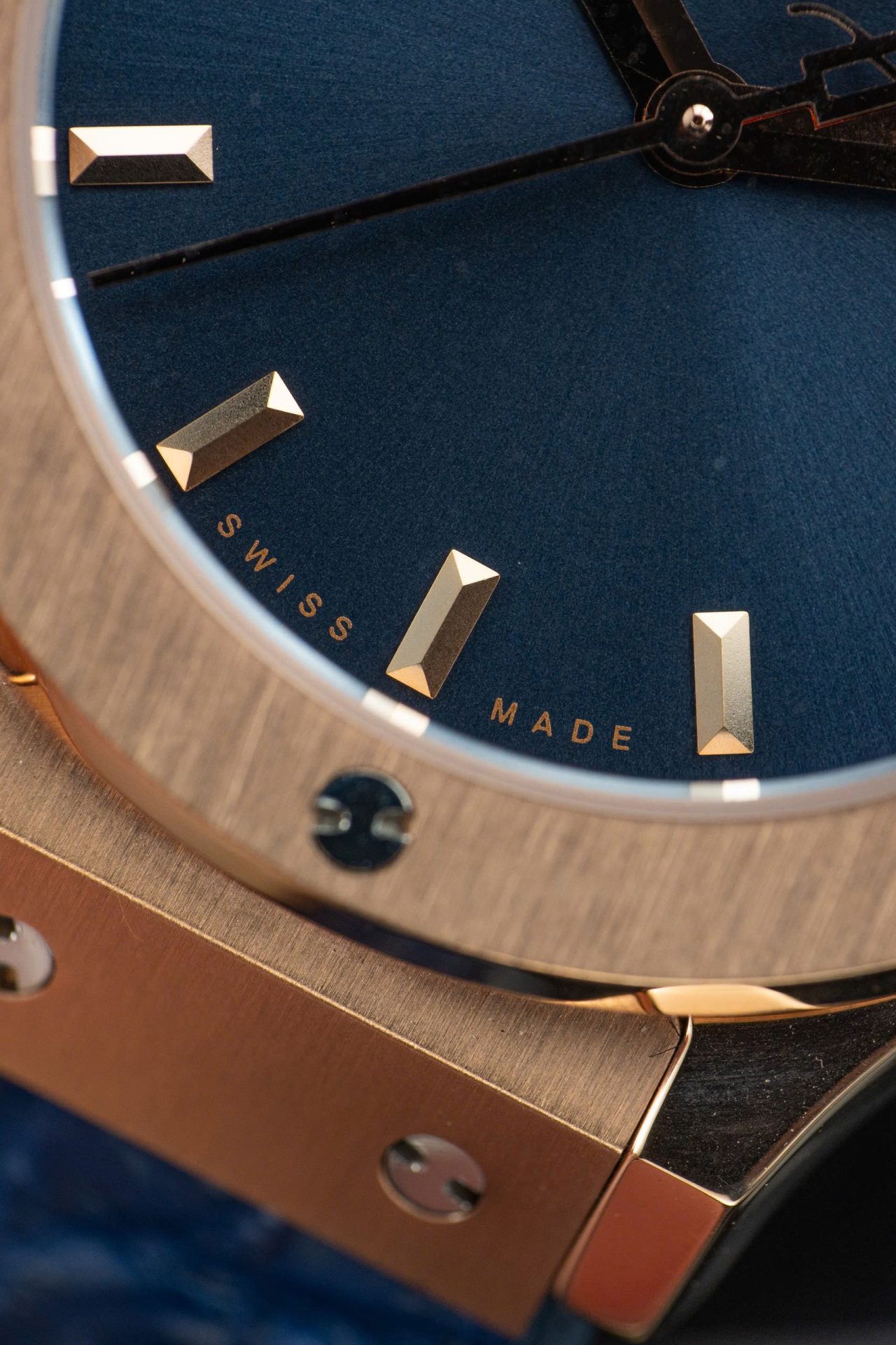 Hublot Replica Watch Classic Fusion King Gold Dial Blue 33mm - Image 5