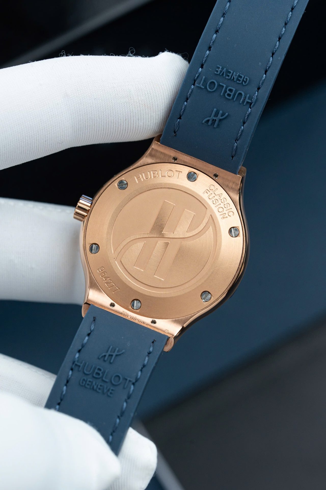Hublot Replica Watch Classic Fusion King Gold Dial Blue 33mm - Image 8