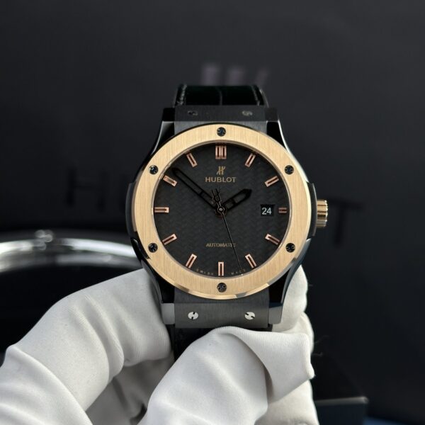 Dong Ho Hublot Tinh Chinh Classic Fusion Ceramic Demi Gold Mat Carbon 42mm 1 1