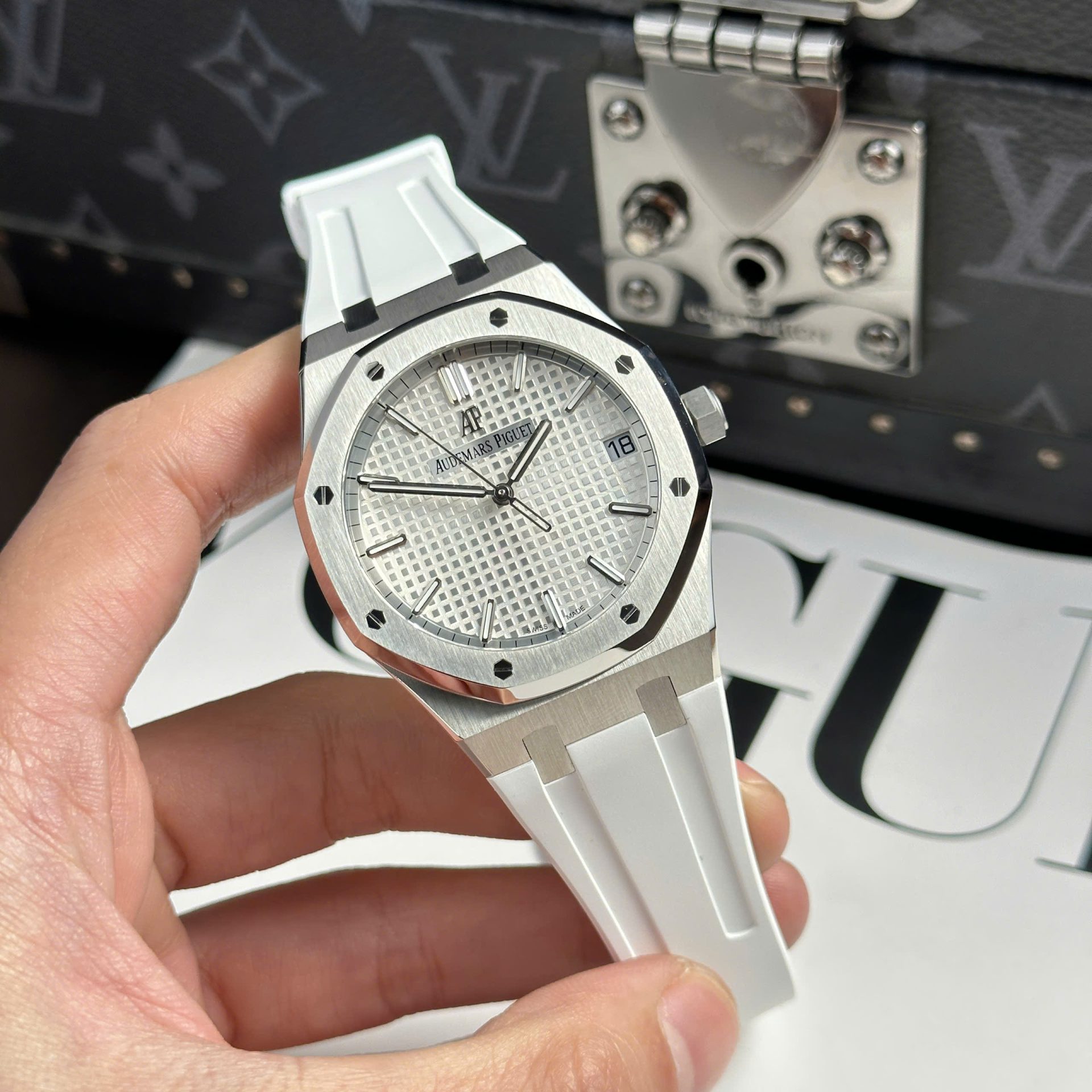 Audemars Piguet Royal Oak 15500 Replica Watch White Dial APS Factory 41mm - Image 2