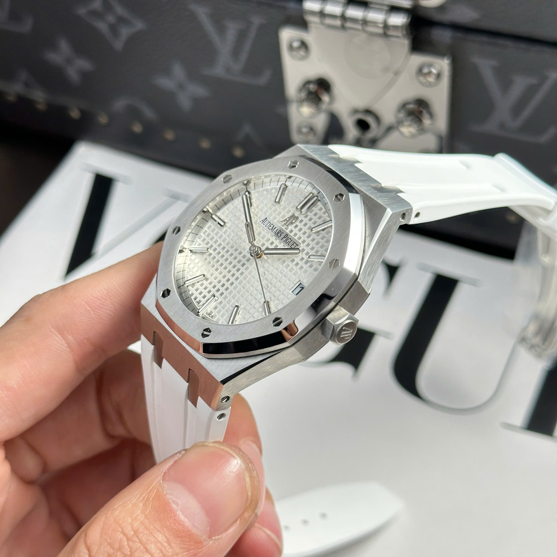 Audemars Piguet Royal Oak 15500 Replica Watch White Dial APS Factory 41mm - Image 7