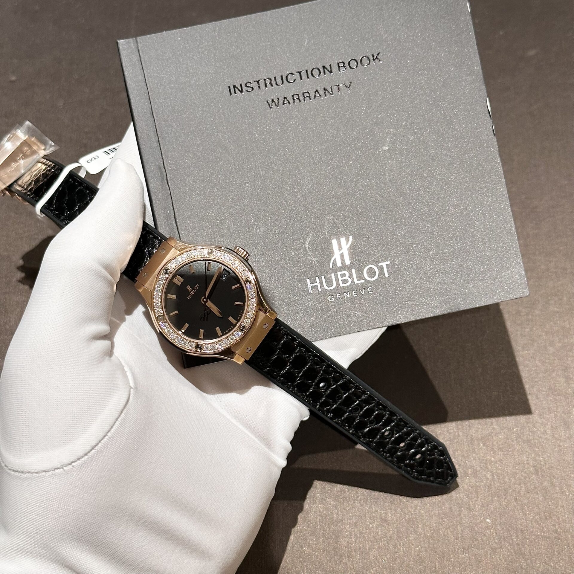 Hublot Classic Fusion Replica Watch Moissanite Diamond 33mm - Image 2
