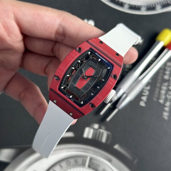 Dong Ho Nu Richard Mille RM07 01 Replica Vo Carbon Day Cao Su 32x46mm 4 1