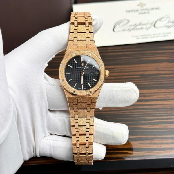 Dong Ho Audemars Piguet Replica 11 Royal Oak 67653OR Nu May Pin 34mm 6 768x768 1