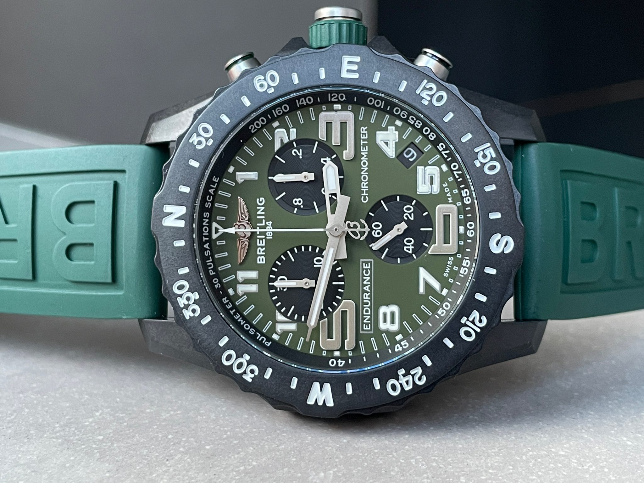 Breitling Endurance pro OGF 44mm Army green dial green Rubber Strap quartz movement - Image 7