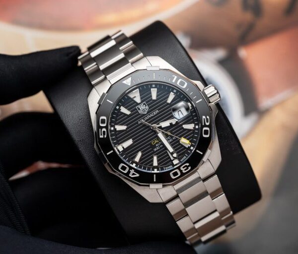 Dong Ho Tag Heuer Aquarace Replica 11 Mau Den Hoa Tiet Ke 43mm 4 768x512 1