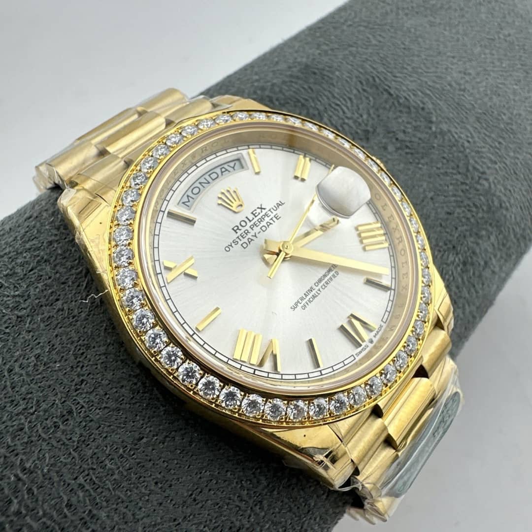 Yellow Gold Day-Date 40 Silver Roman Dial with Diamond Bezel Model No.228348RBR - Image 4