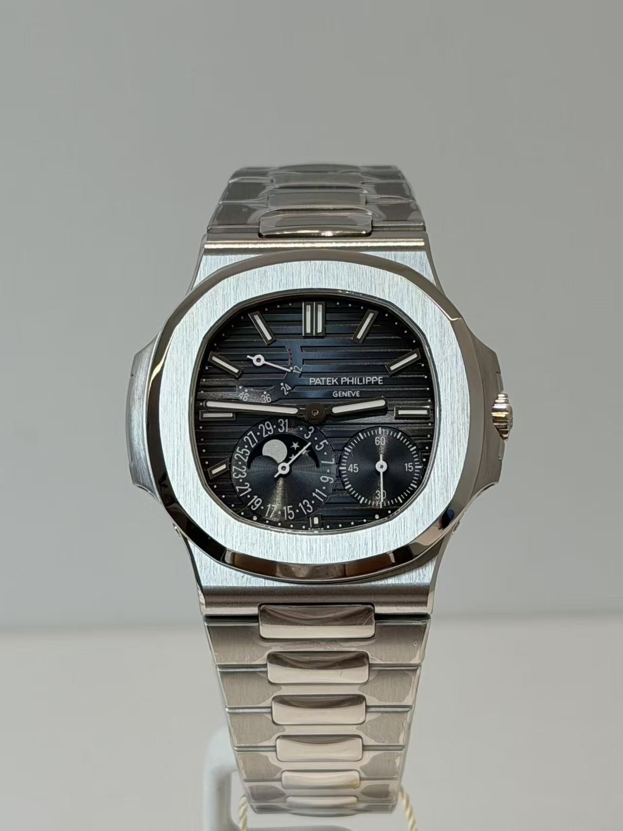 Patek Philippe Nautilus Model: 5712/1A-001 (or 5712GR-001) 40 mm